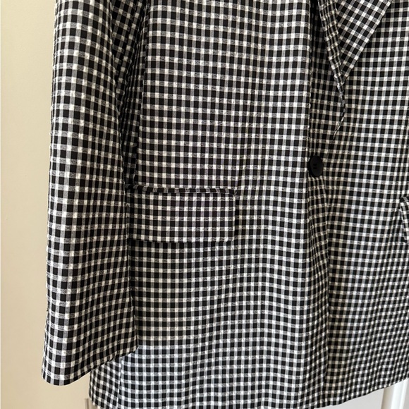 Zara EUC Black and White Checkered Blazer | US 04 - Picture 4 of 11